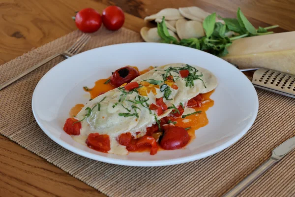 Ispanak Dolgulu Ravioli (El Yapımı)