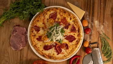 Acılı İtalyan Pizza